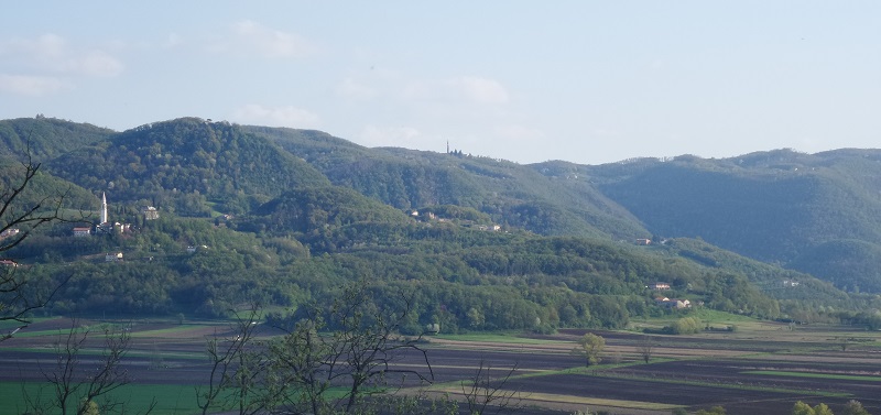 foto dei colli Berici in cui si vedono in particolare le frazioni di Pianezze e Villabalzana, veduta da Via Sacco